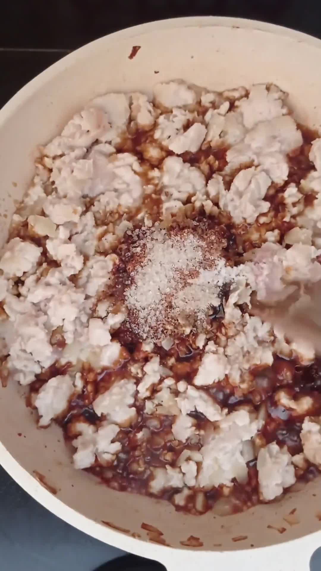 Foto langkah ke 4 dari resep Isian Ayam Untuk Roti & Bakpao.