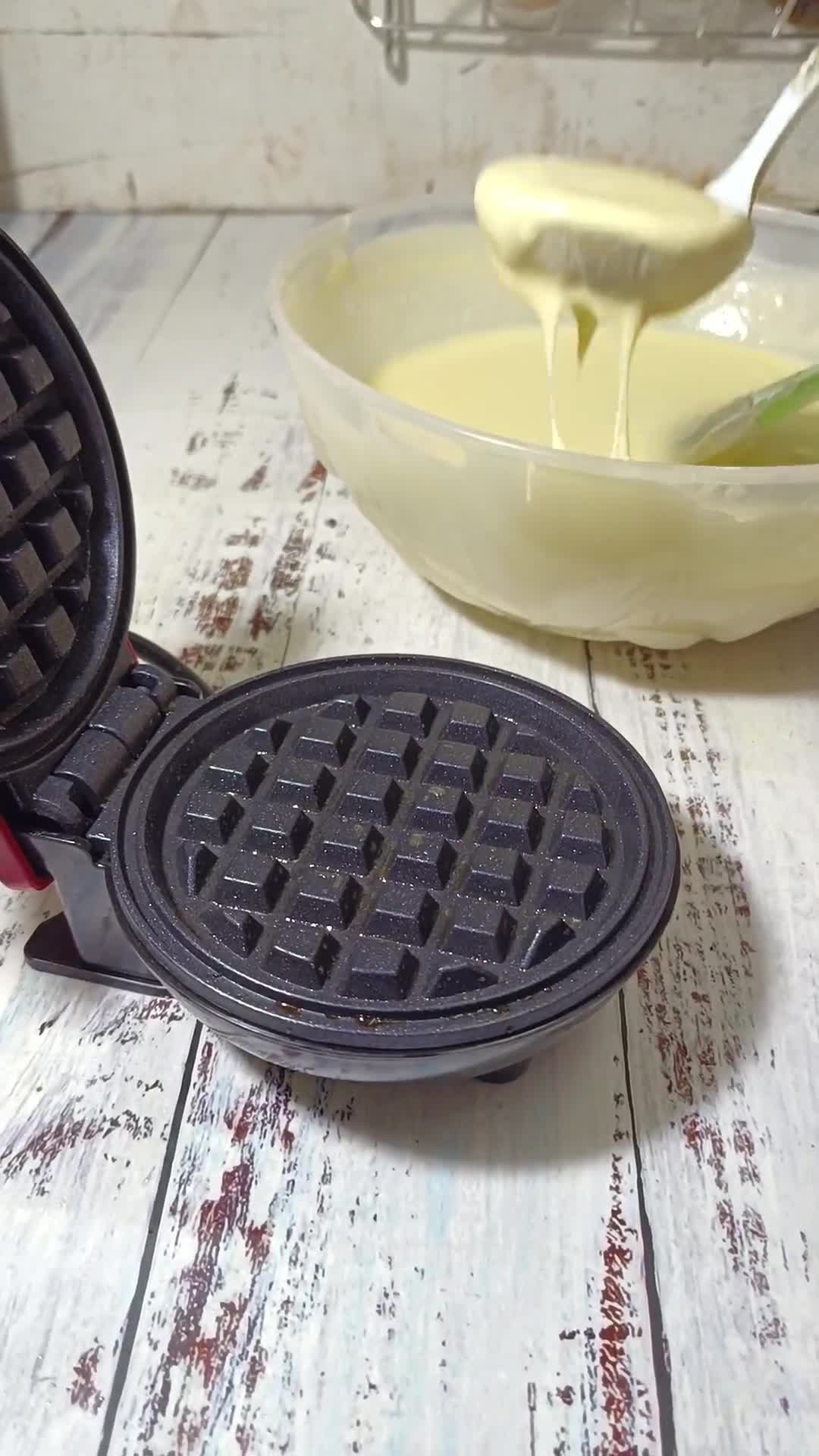 Gambar langkah 8 resipi Waffle Crispy.
