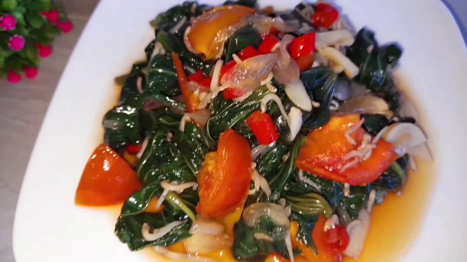 Foto langkah ke 6 dari resep Tumis Daun Ubi Rambat.