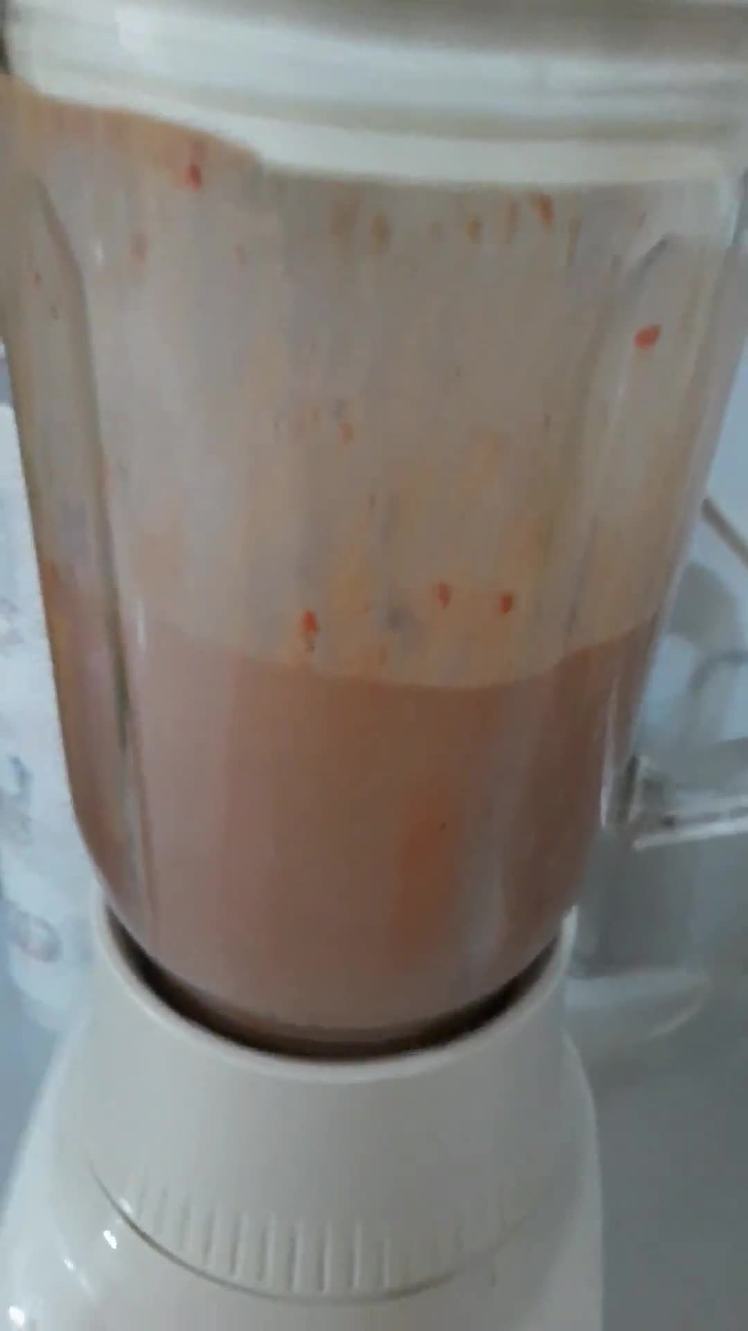 Foto langkah ke 3 dari resep Jus Smoothie Pisang, Strawberry.