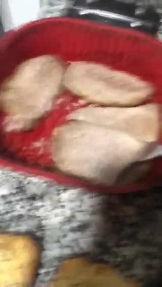 Foto del paso 6 de la receta: Bocadillo de lomo, queso y pimientos