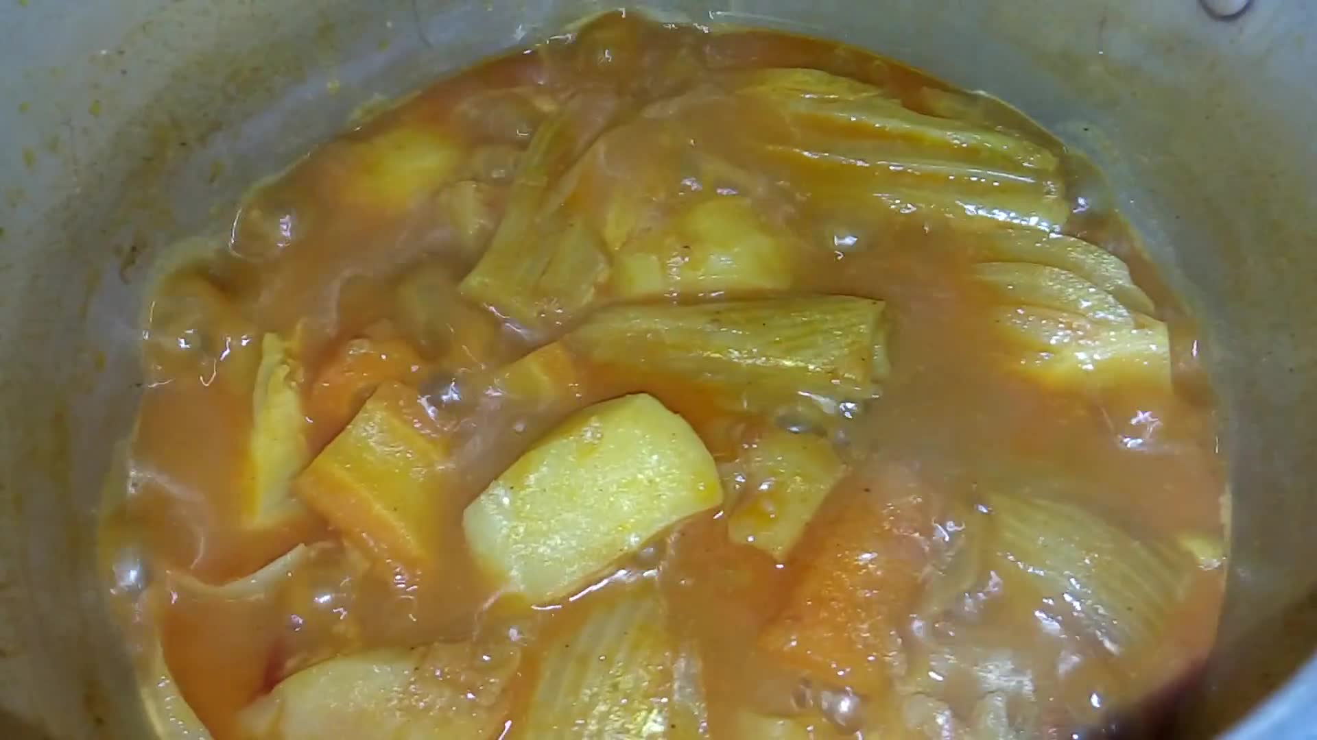 صورة لخطوة 3 من وصفة مرقة بالبطاطا والبسباس