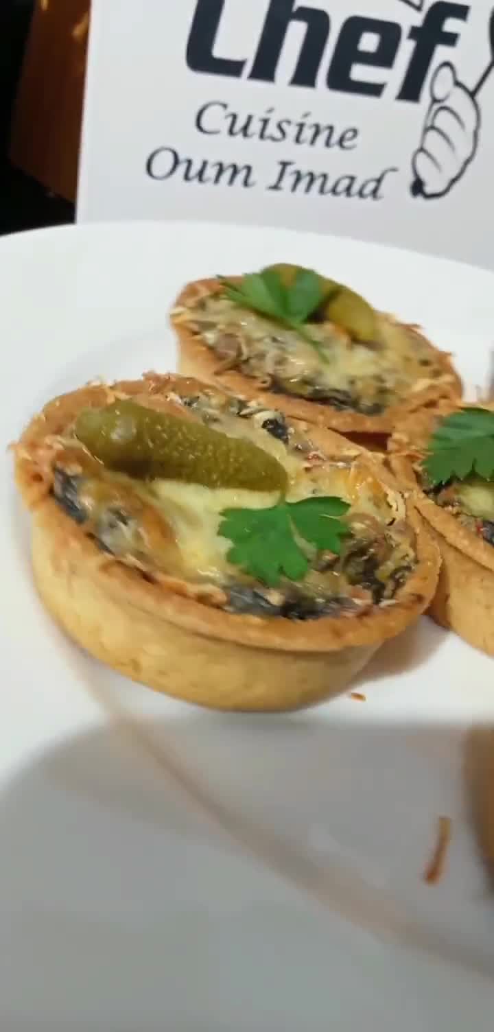 صورة لخطوة 1 من وصفة ميني كيش بالسبانخ و الكريمة👍ناجحة