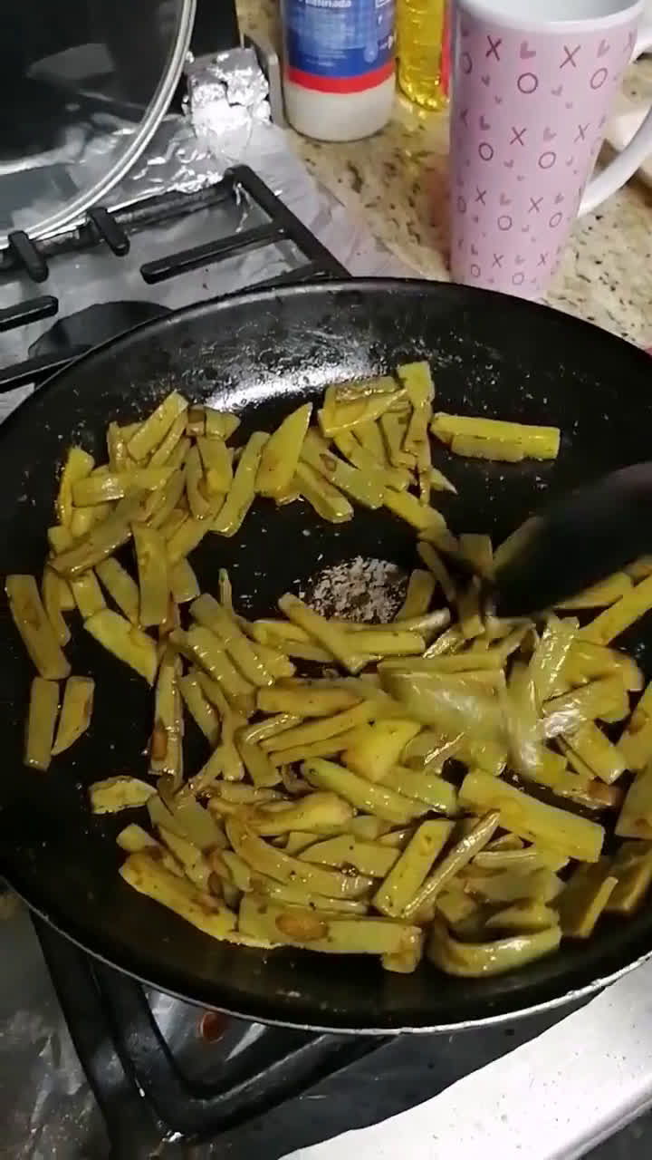 Foto del paso 9 de la receta: Tortitas de camarón con nopales en caldillo 🦐✨