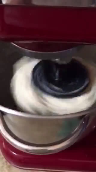 Foto del paso 2 de la receta: Pan lactal con semillas y aceite, sin manteca