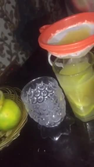 A picture of step 2 of Fresh orange juice.