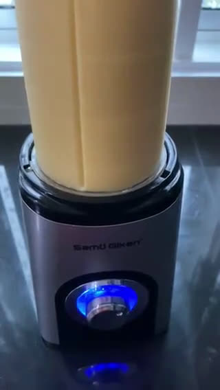 Gambar langkah 3 resipi Smoothies Mango Plus Apple.