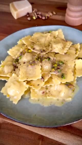 Foto del paso 1 de la receta: Pasta con pistacho y parmesano