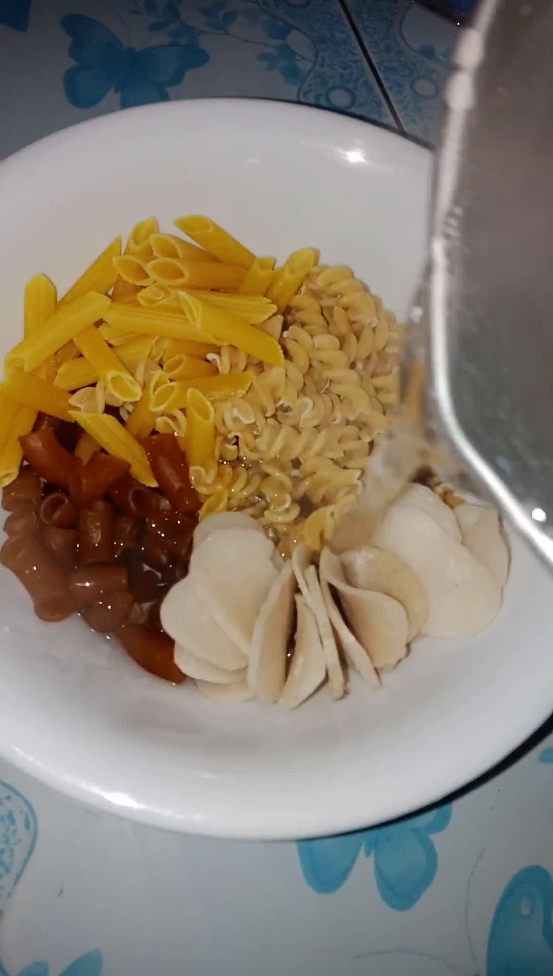 Foto langkah ke 2 dari resep Seblak Ceker Suka - Suka.