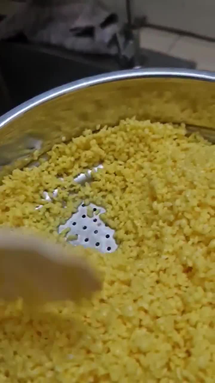 Hình bước làm 2 của món Xôi dành dành