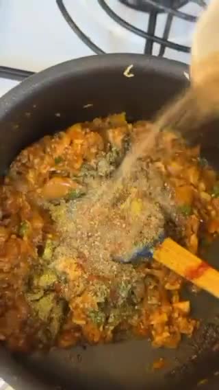 صورة لخطوة 2 من وصفة صينية المكرونه بالتونه والبشاميل الكذاب🍝😋!
