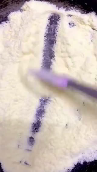 صورة لخطوة 1 من وصفة كيكة التوفي اللذيذ 🥧🥮