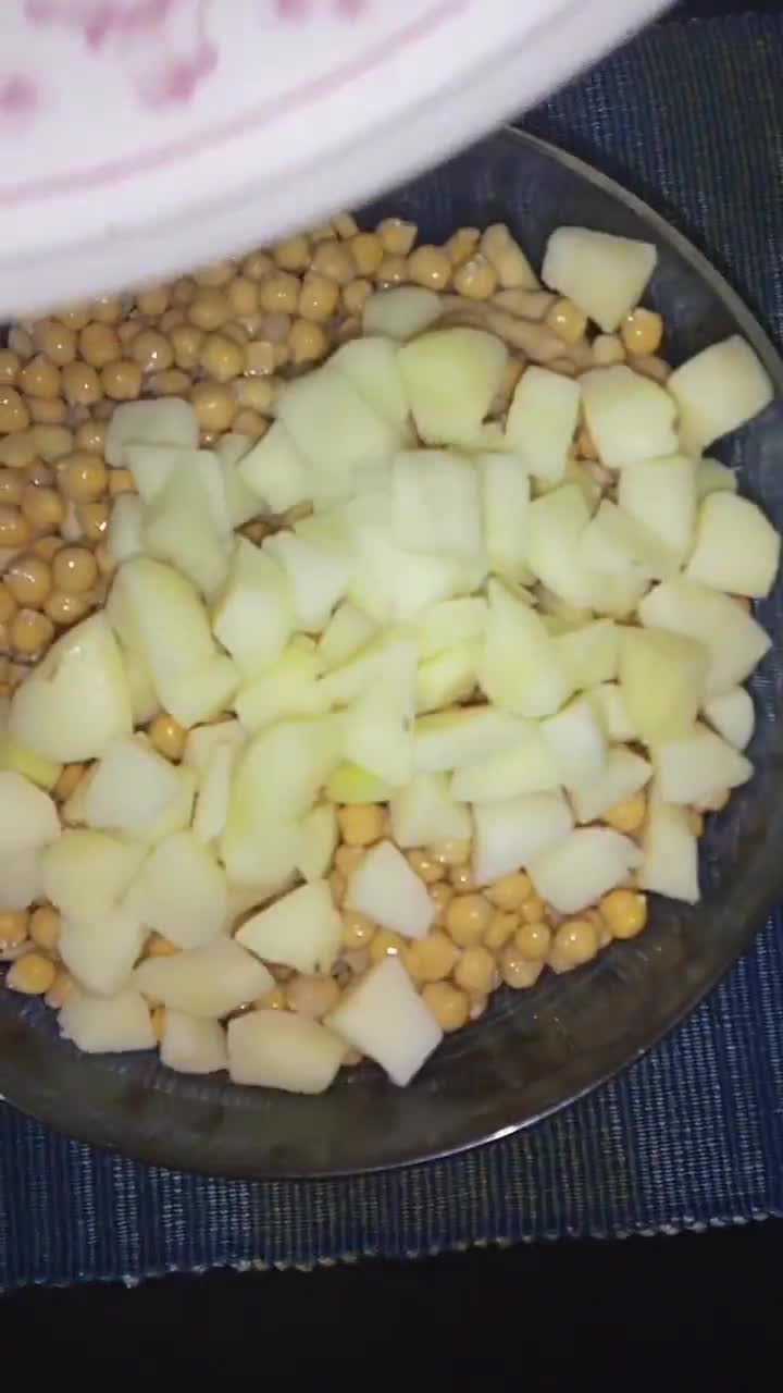 A picture of step 1 of Dahi Phulki+Papri Chana Chat 😋😋😋.