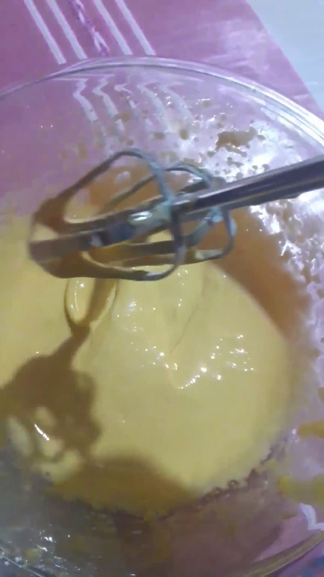 Foto del paso 3 de la receta: Jelly roll esponjoso con una crema de limón