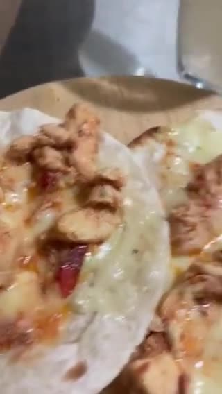 Foto del paso 3 de la receta: Quesadillas con pollo marinado con chipotle y jugo de naranja 🍊