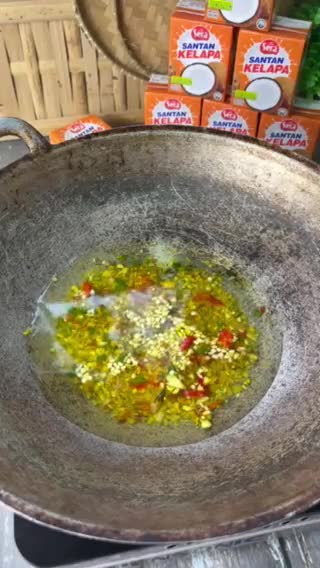 Gambar langkah 2 resipi Masak lemak cili api pucuk paku & udang.