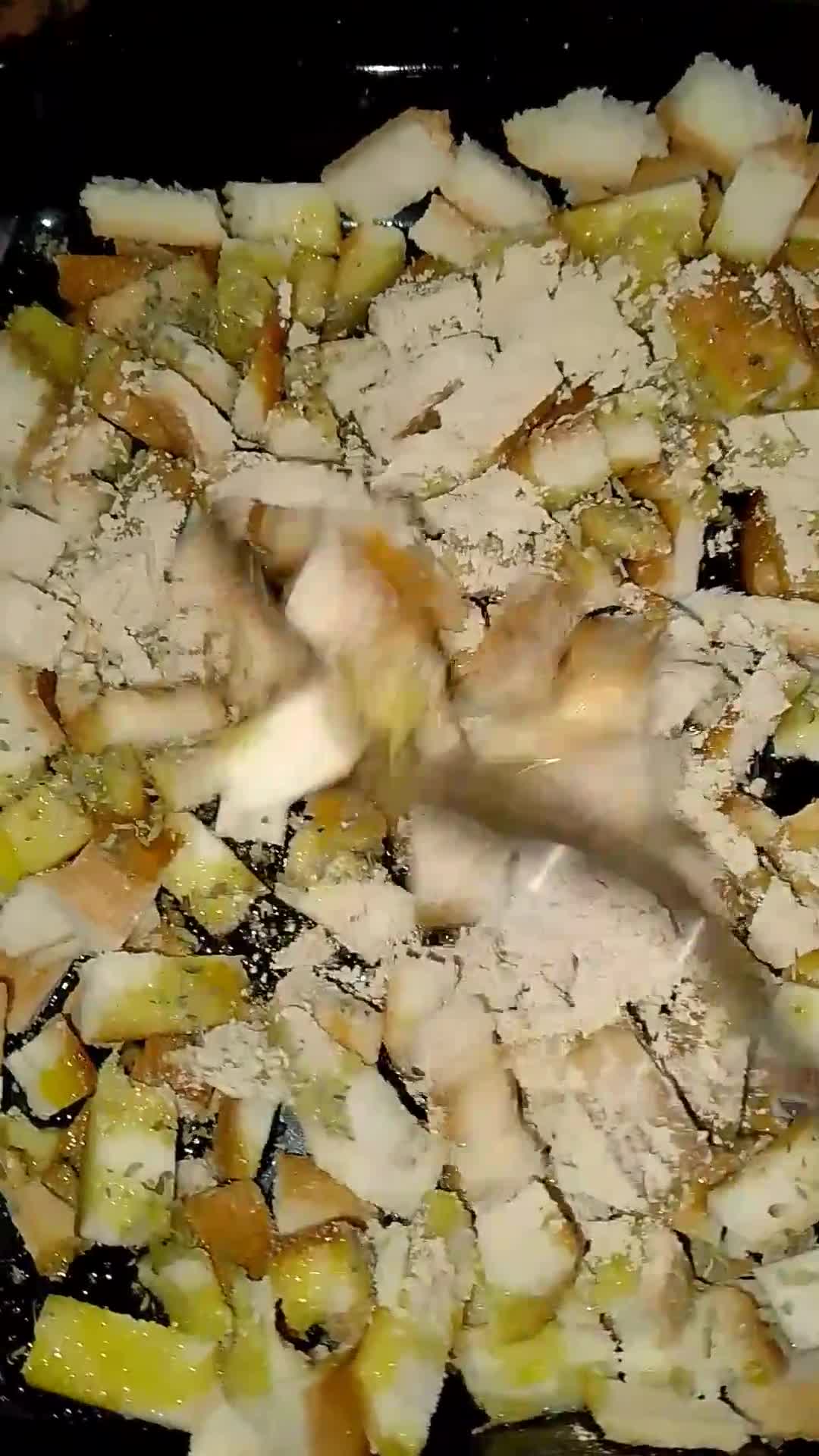 صورة لخطوة 1 من وصفة الكروتون (التوست المحمص بالاوريغانو) بالبيت
