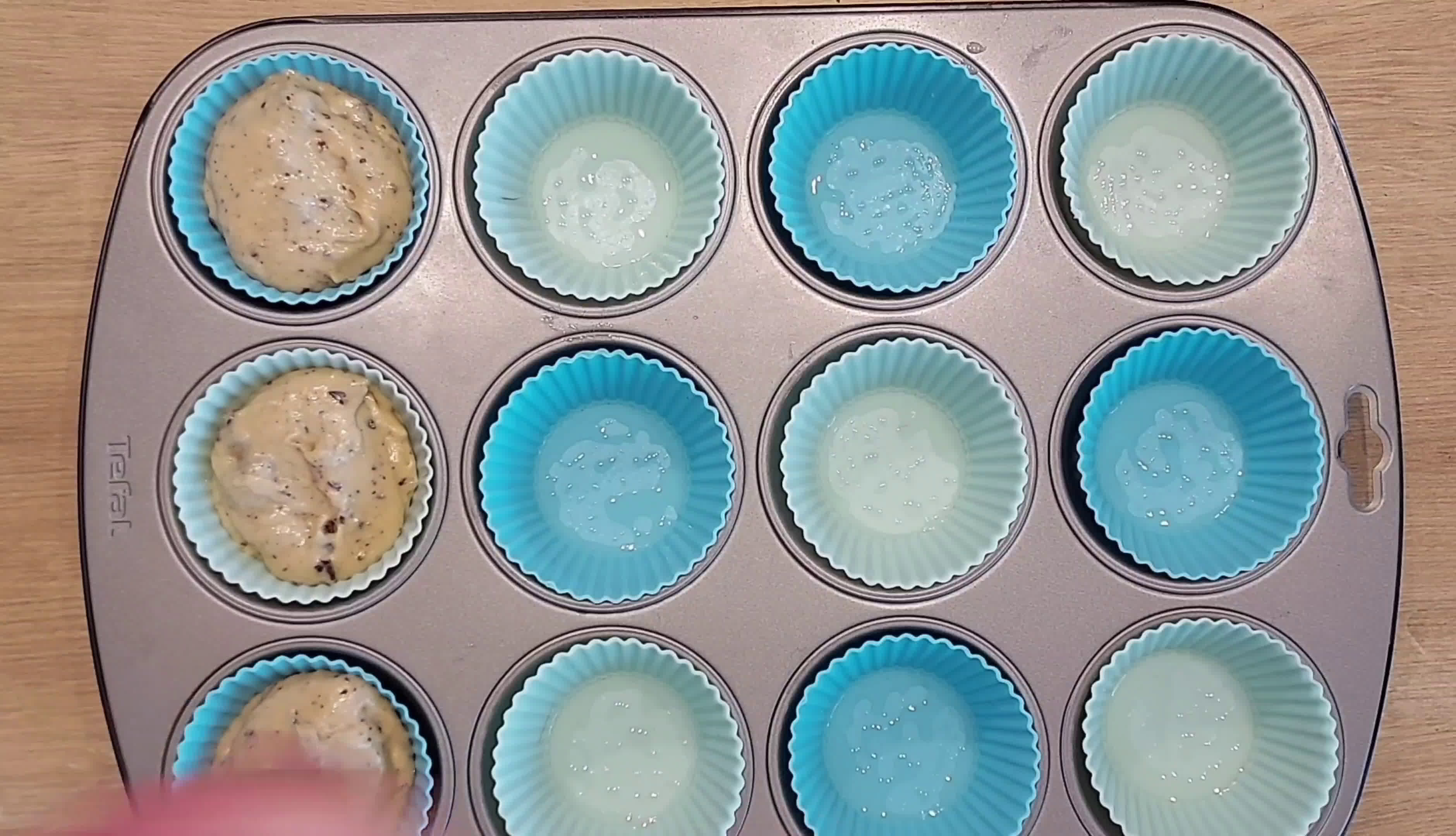 Une image de l'étape 6 de Muffins bananabread chocolat.
