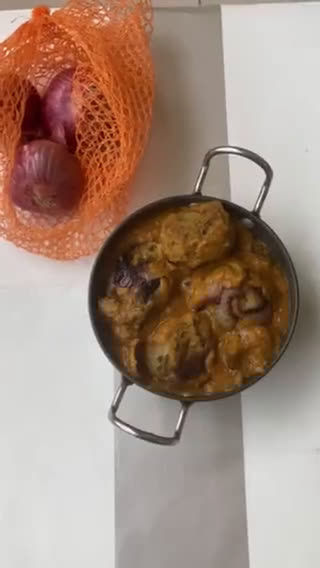 भरवा प्याज़ की सब्ज़ी (bharwa pyaz ki sabzi recipe in Hindi) रेसिपी चरण 11 फोटो