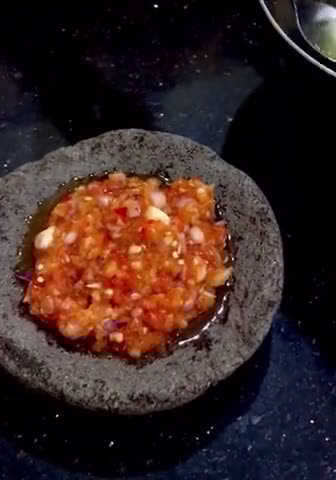 Foto langkah ke 6 dari resep Tempe Daun Jeruk dgn Sambel Korek.