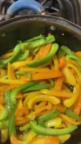 Foto del paso 3 de la receta: Pimientos 🫑 a la @Jauregrill con vino 🍷 blanco