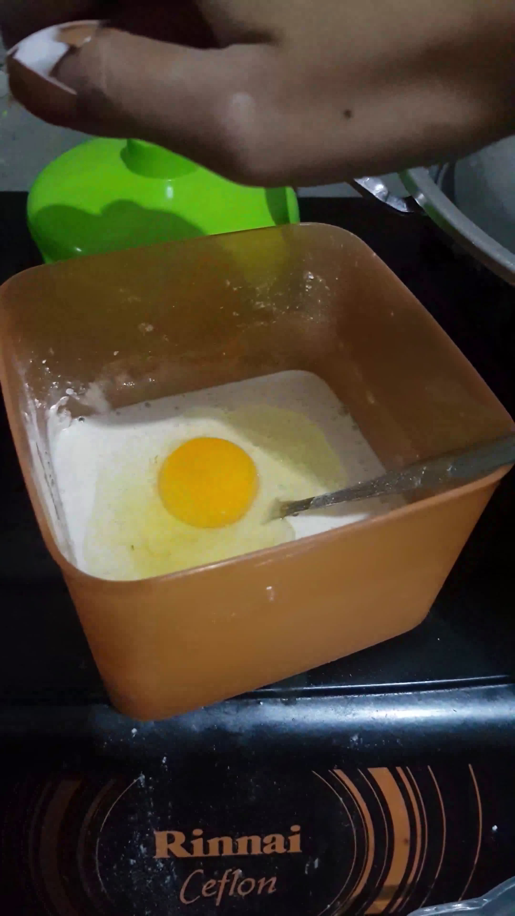 Foto langkah ke 3 dari resep Crepes teflon🥠🍫🧀.