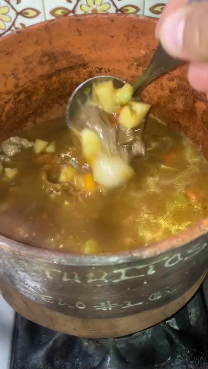 Foto del paso 6 de la receta: Delicioso hígado en caldo con verduras a la @jauregrill