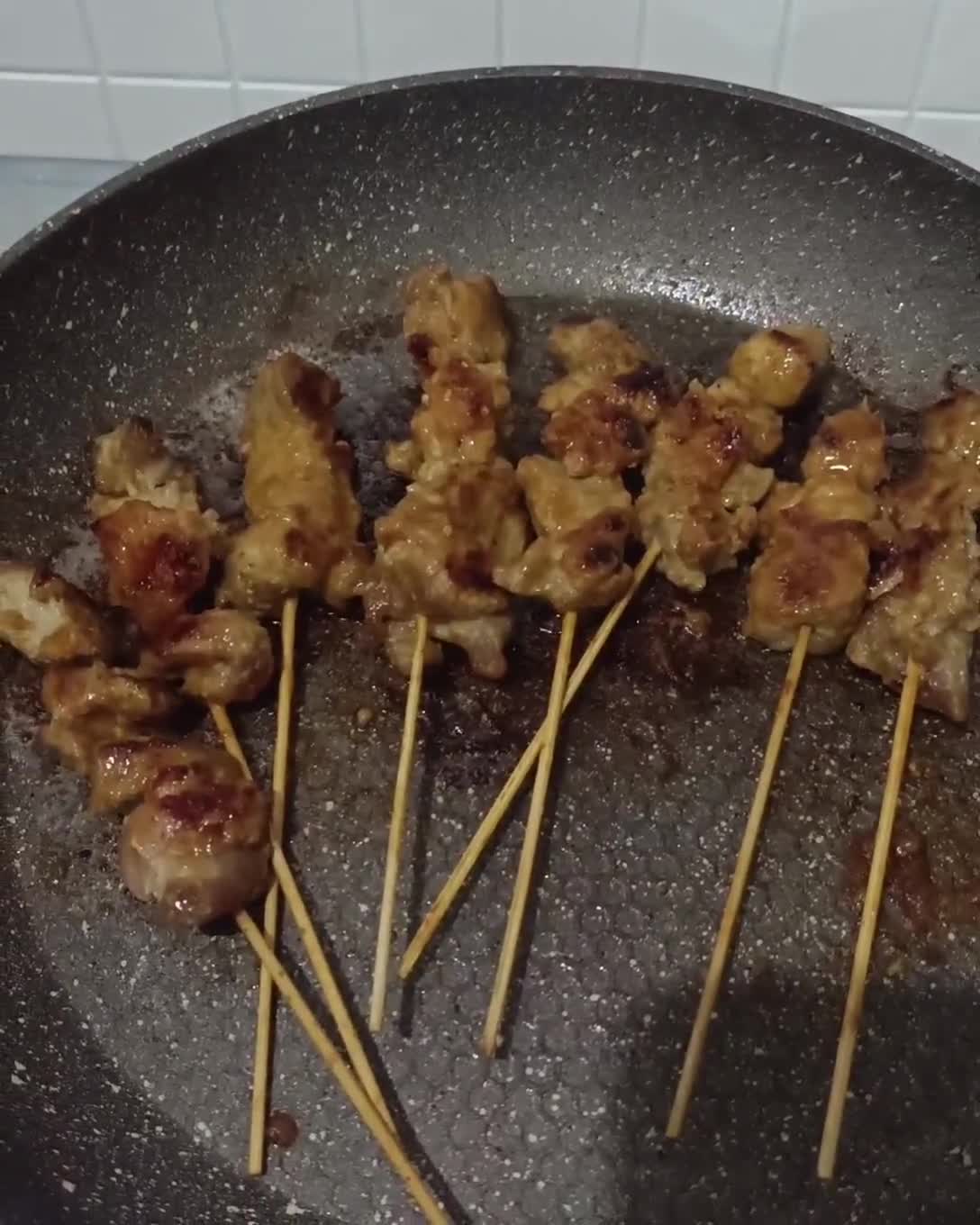 Foto langkah ke 4 dari resep Sate Babi Manis🐷.