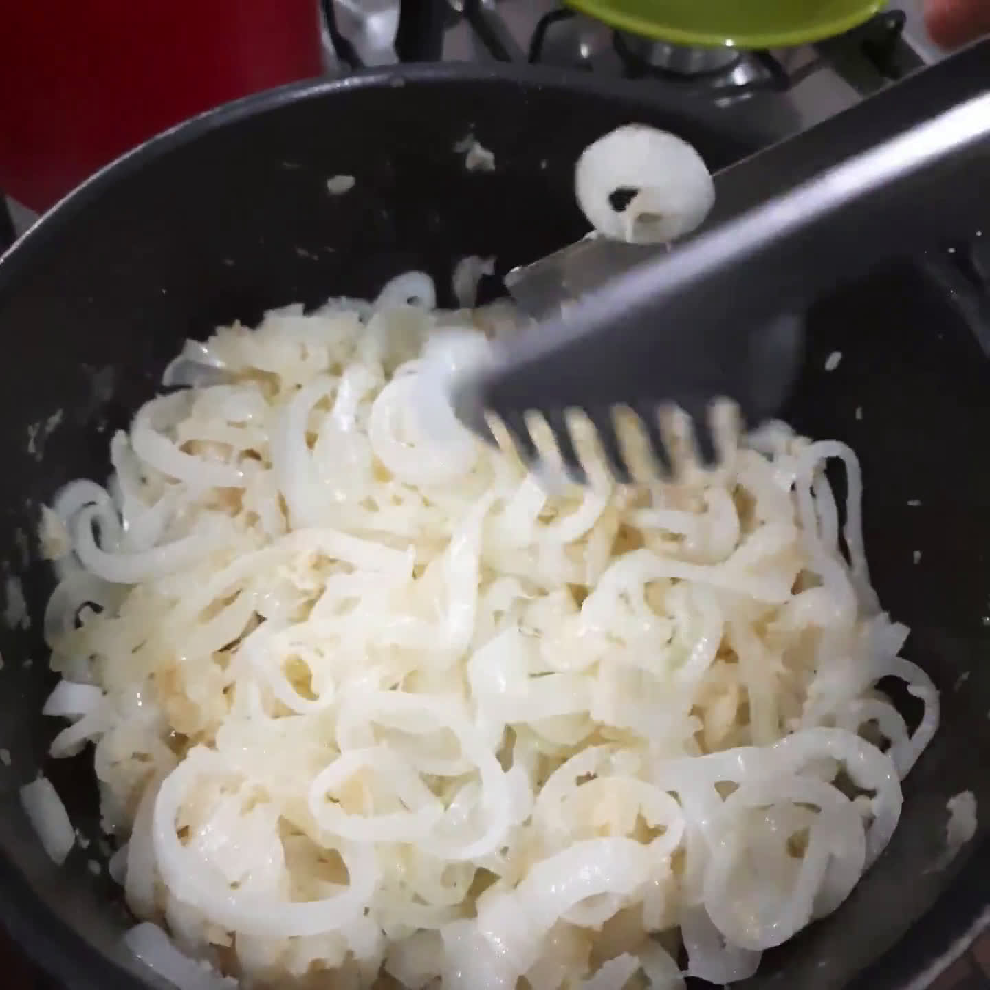 Foto do passo 2 de Sopa cremosa de cebola