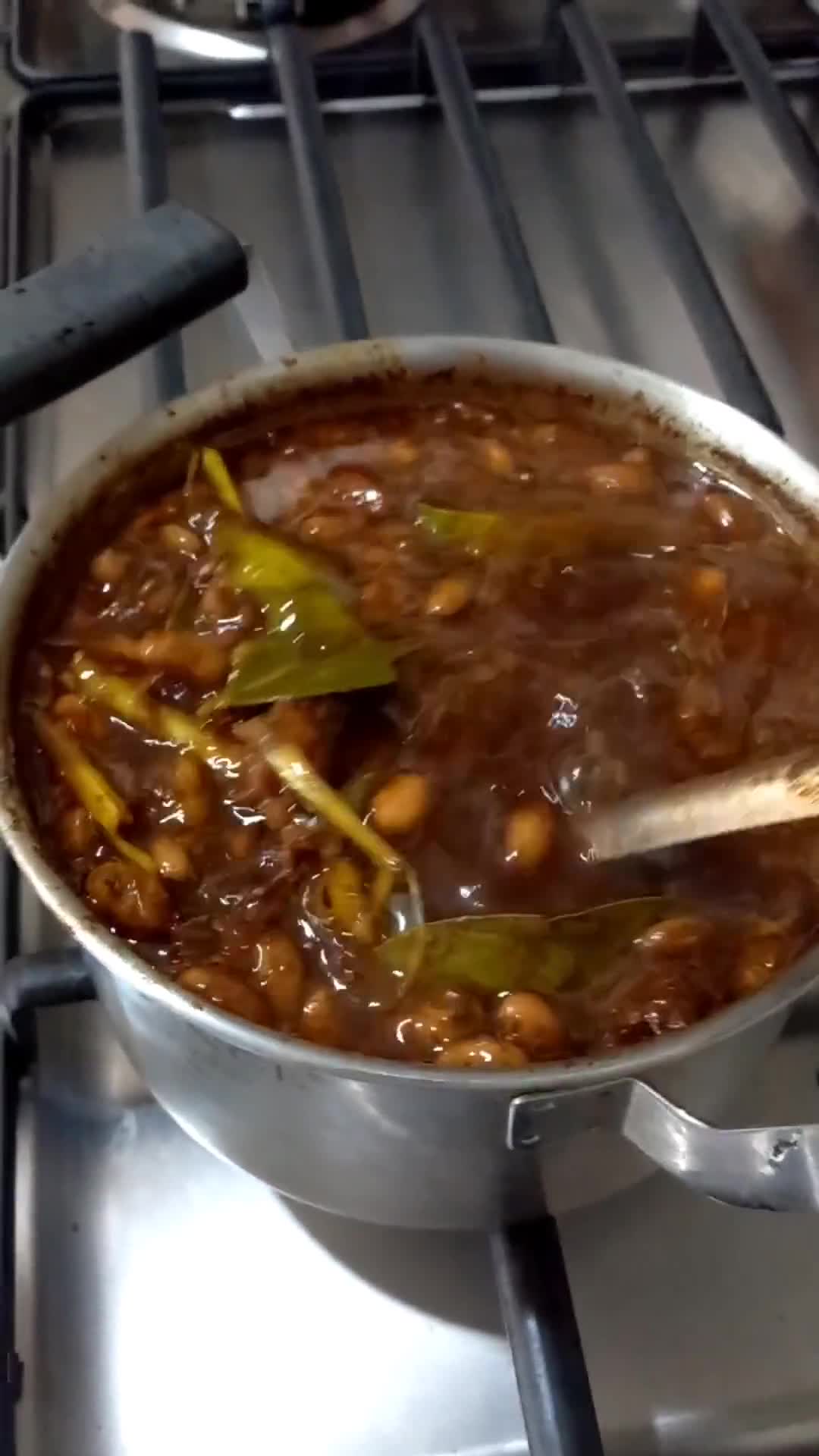 Foto langkah ke 6 dari resep Rawon daging kacang merah.