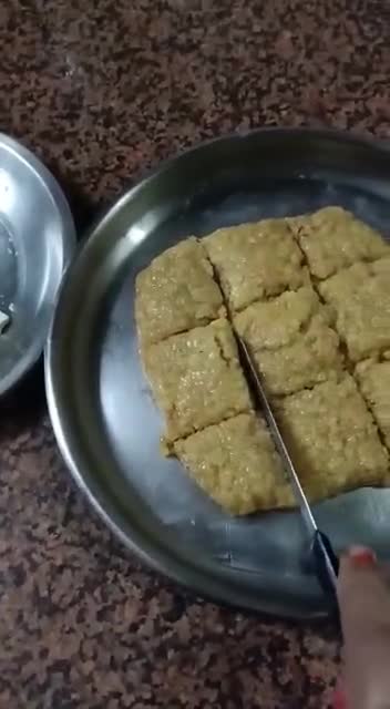 लेफ़्ट ओवर पराठा बर्फी (Left Over paratha barfi recipe in Hindi) रेसिपी चरण 5 फोटो