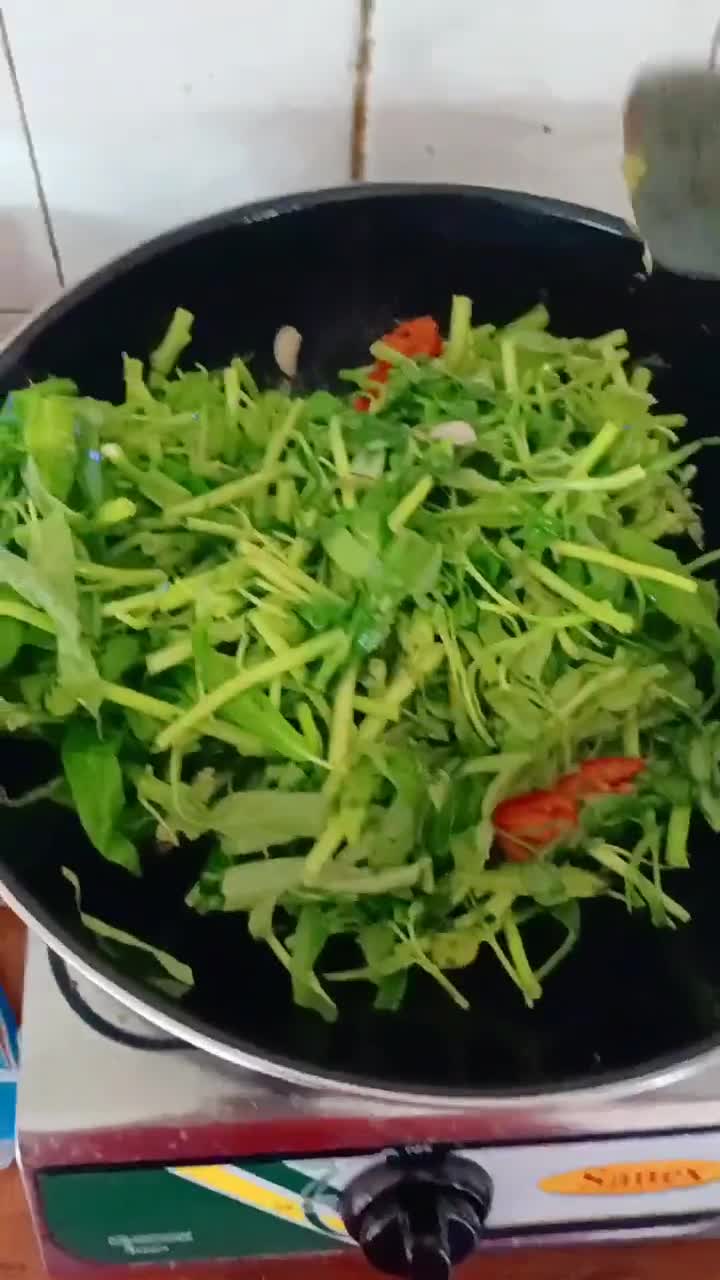 Foto langkah ke 2 dari resep Cah kangkung menu bulan puasa.