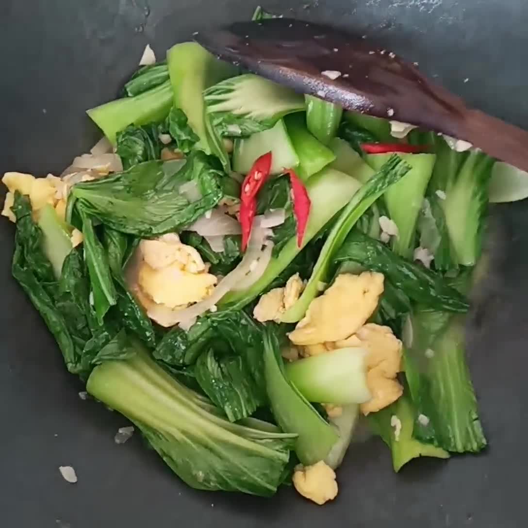 Foto langkah ke 3 dari resep Pokcoy Cah Telur.