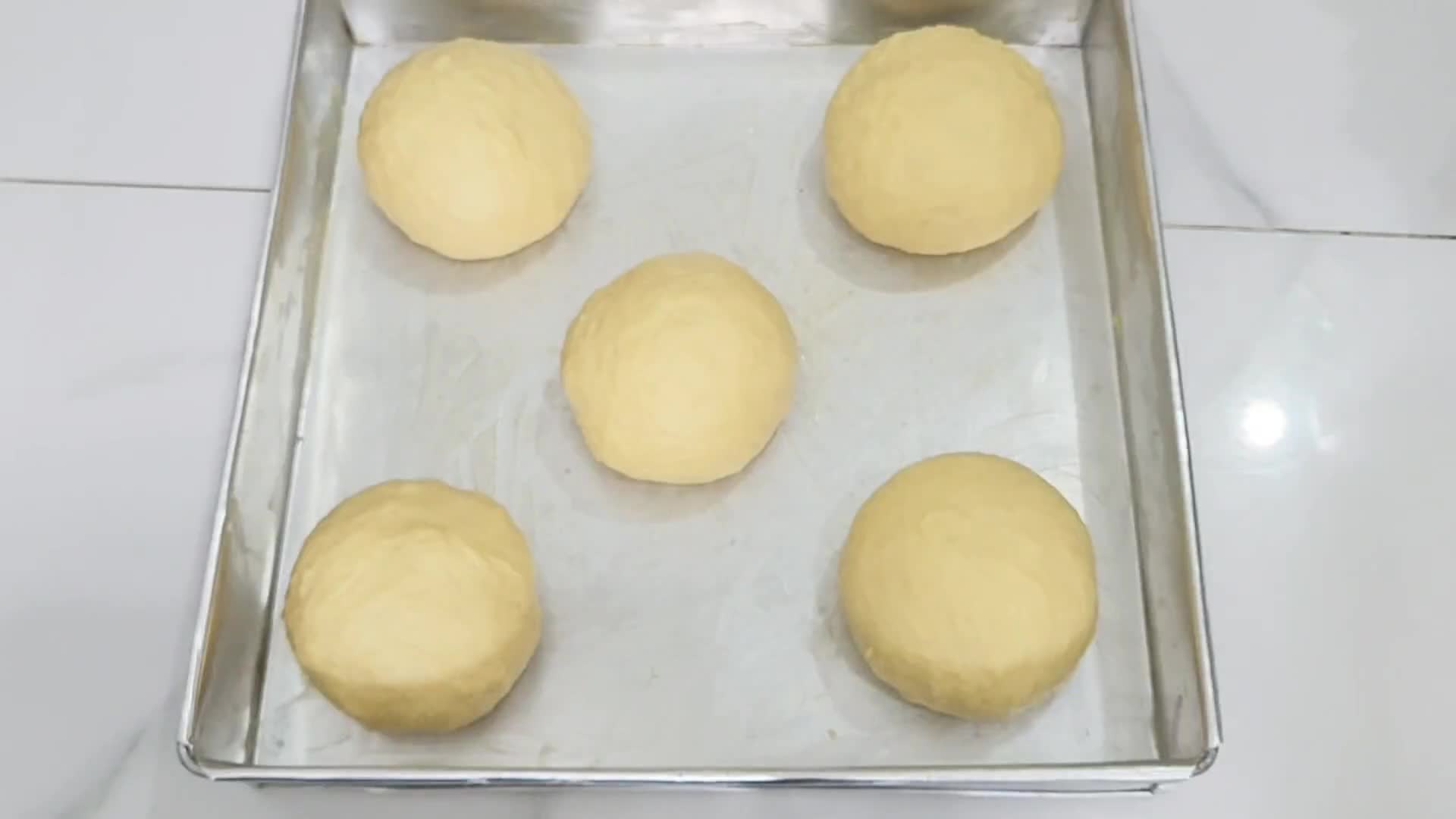 Foto langkah ke 4 dari resep Burger Buns.