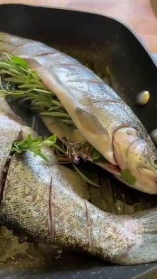 Gyógynövényes pisztráng recept fázis 5 fotója