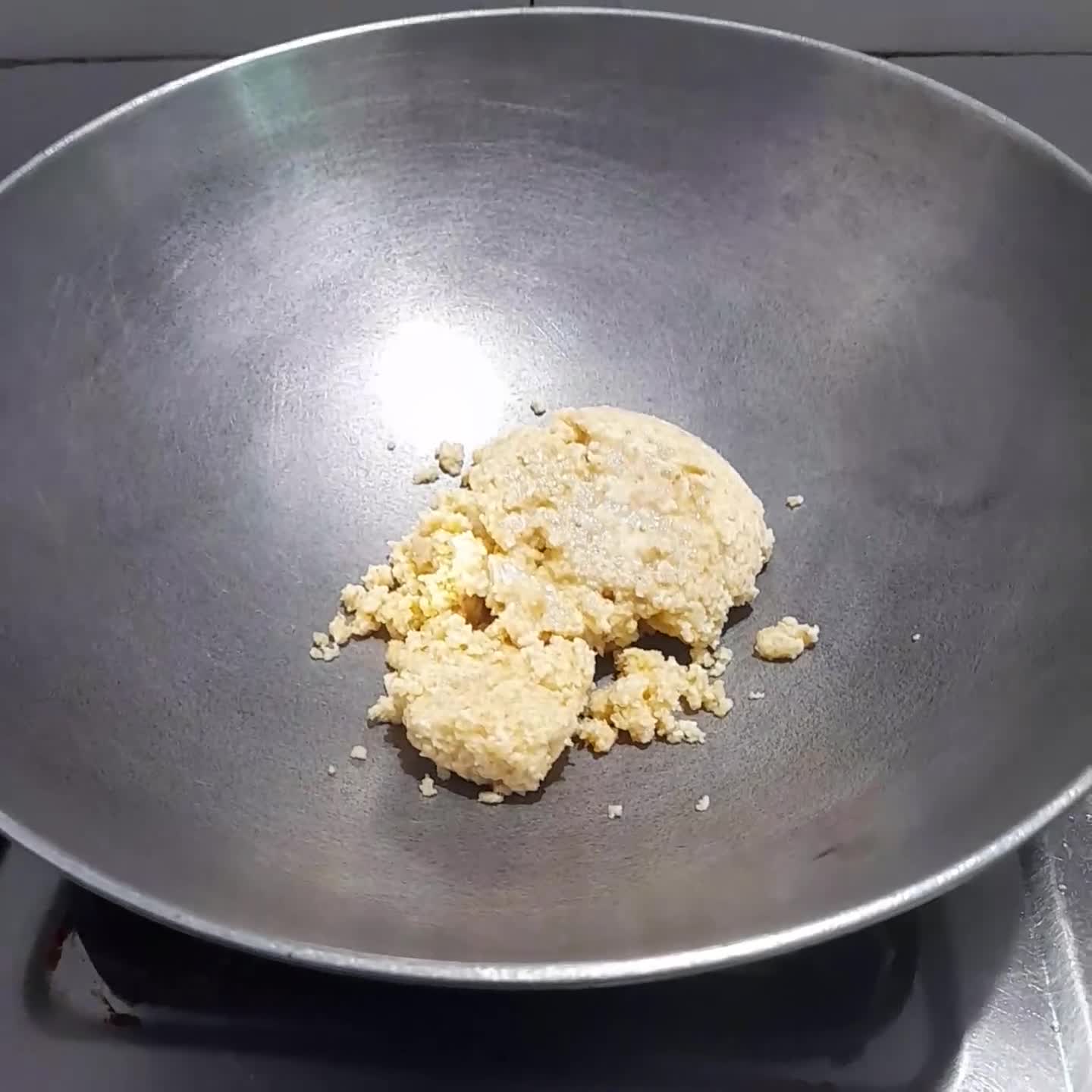 तिल मावा लड्डू रेसिपी चरण 2 फोटो