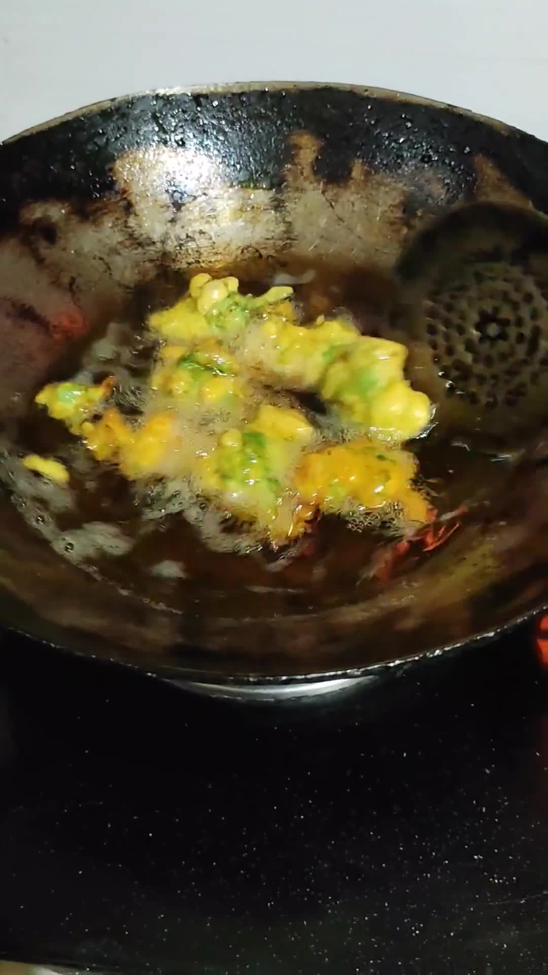 पालक आलू पकौड़ा कढ़ी(palak aloo pakoda kadhi recipe in hindi) रेसिपी चरण 5 फोटो