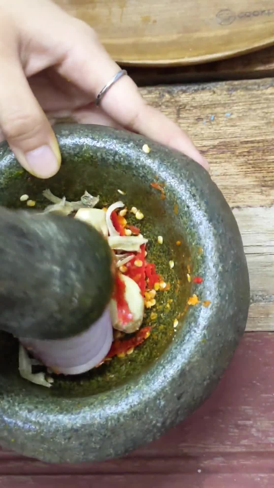 Gambar langkah 2 resipi Kangkung Belacan.