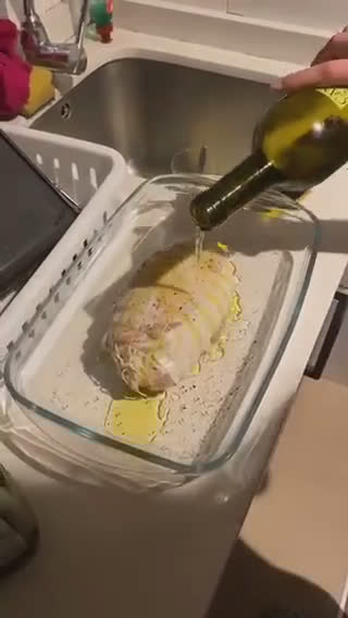 Foto del paso 1 de la receta: Redondo de pollo relleno con salsa española