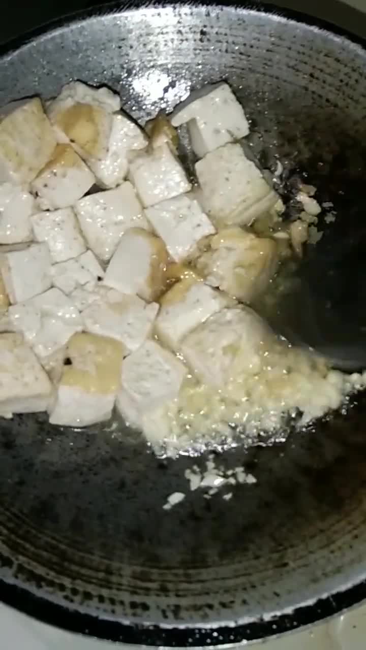 Foto langkah ke 2 dari resep Tumis Tahu Udang Saos Tiram.