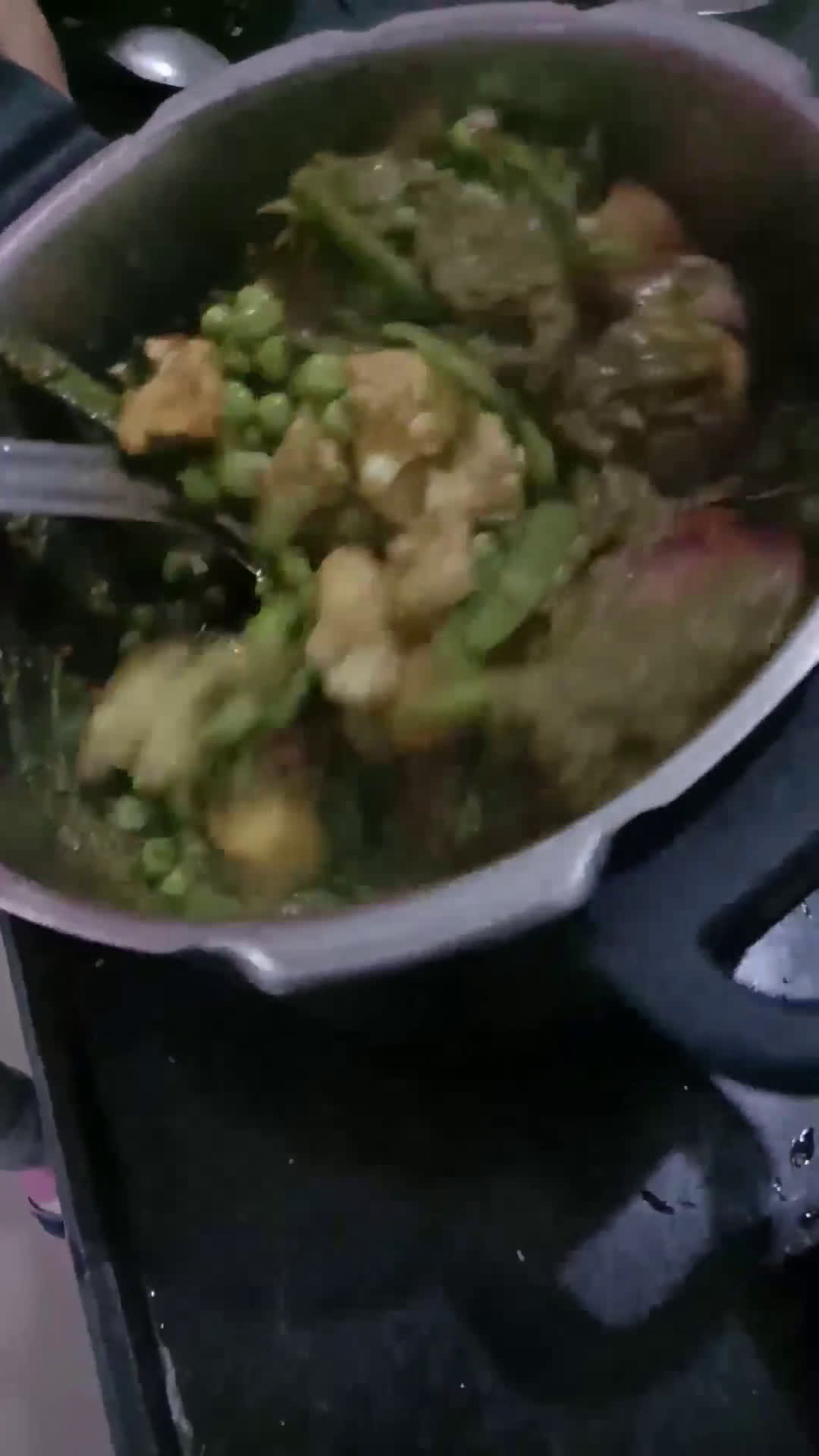 उंधियू (undhiyu recipe in Hindi) रेसिपी चरण 4 फोटो