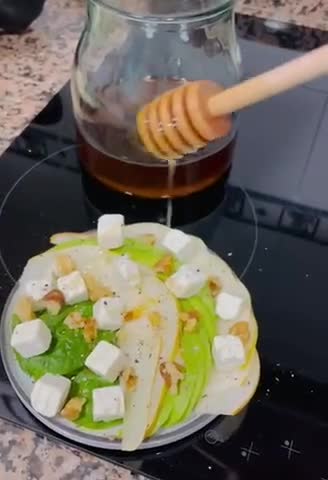 Foto del paso 2 de la receta: Ensalada de peras y aguacate 🥑 🍐 🍐 🥑
