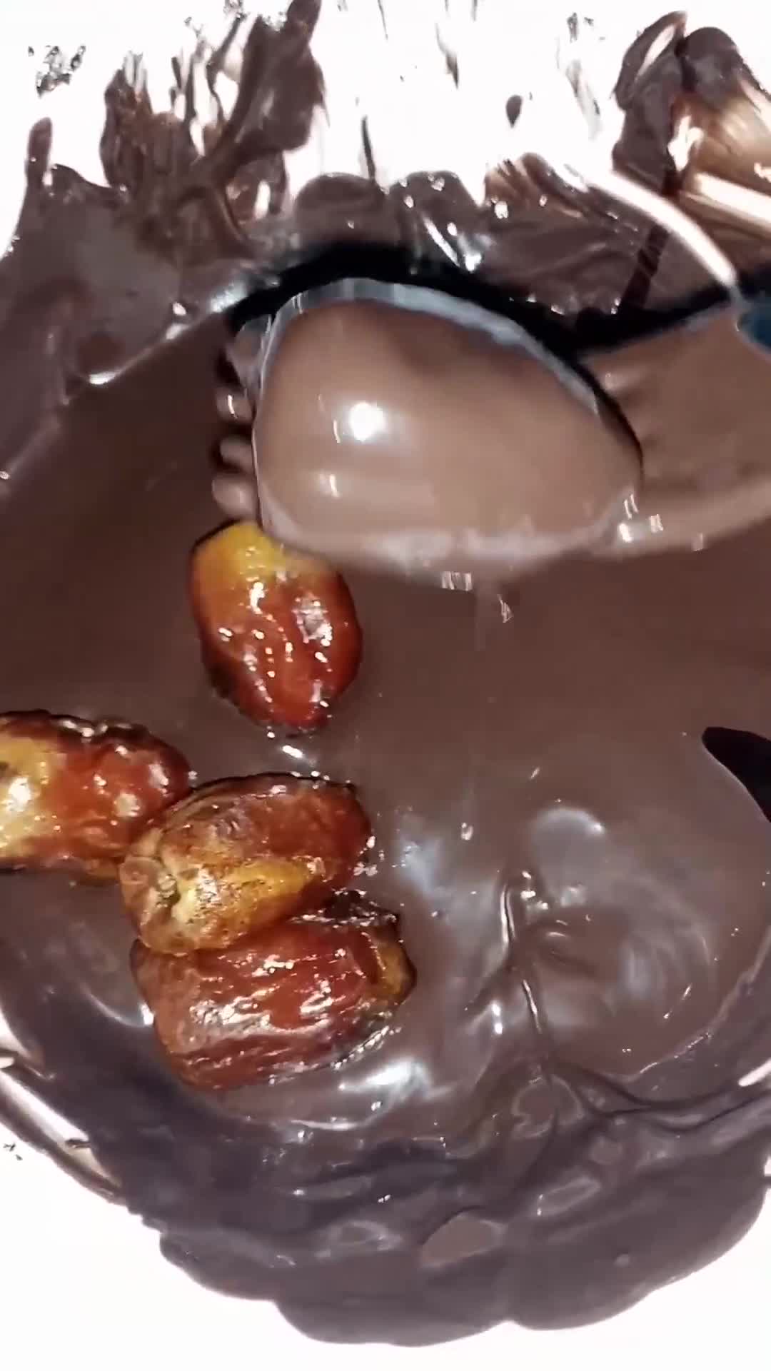 Foto langkah ke 4 dari resep Kurma Coklat Almond.