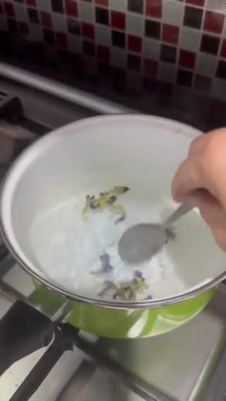 Foto langkah ke 1 dari resep Wedang Bunga Telang.