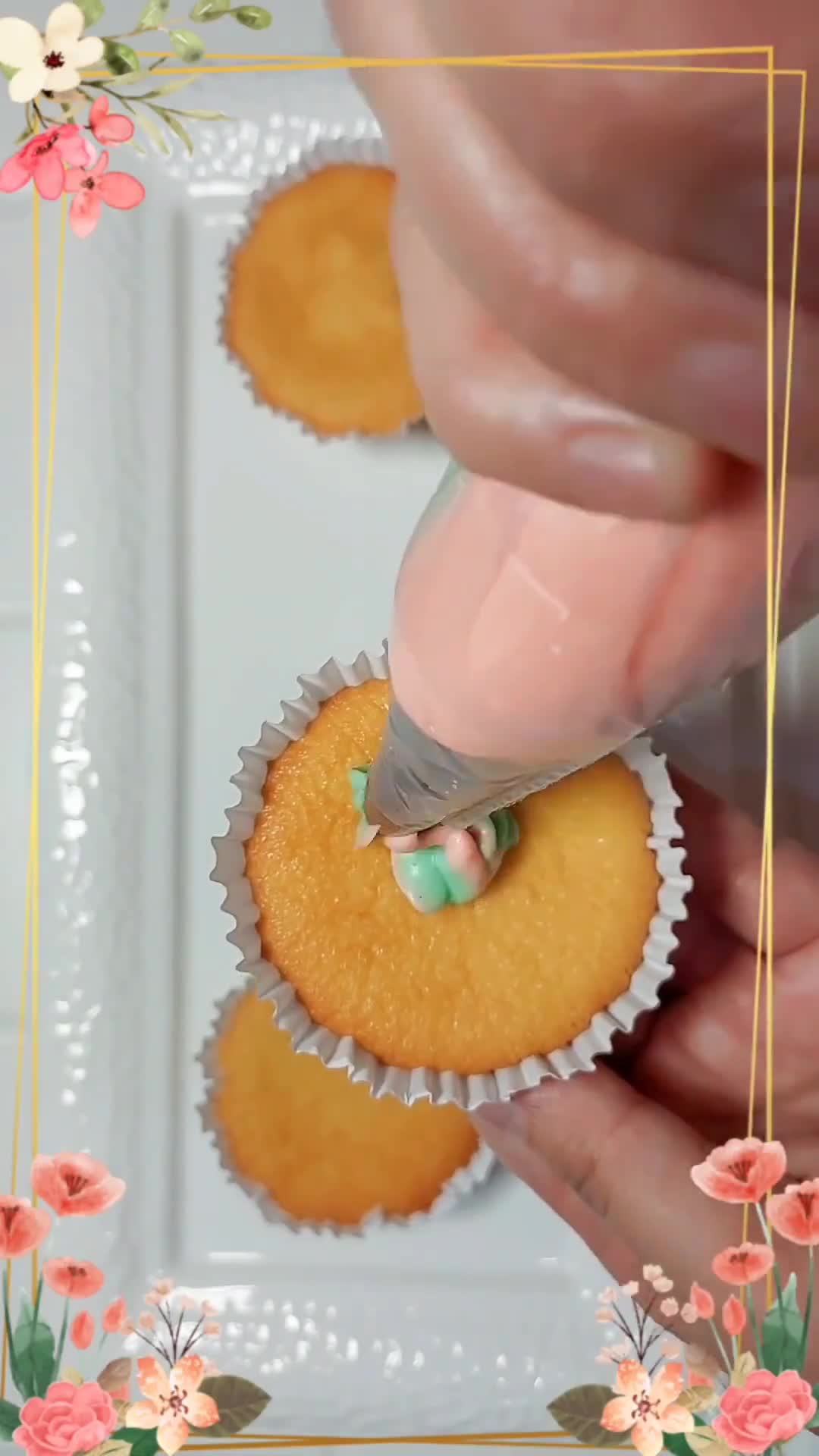 Foto langkah ke 7 dari resep Cup Cake Kokoh.