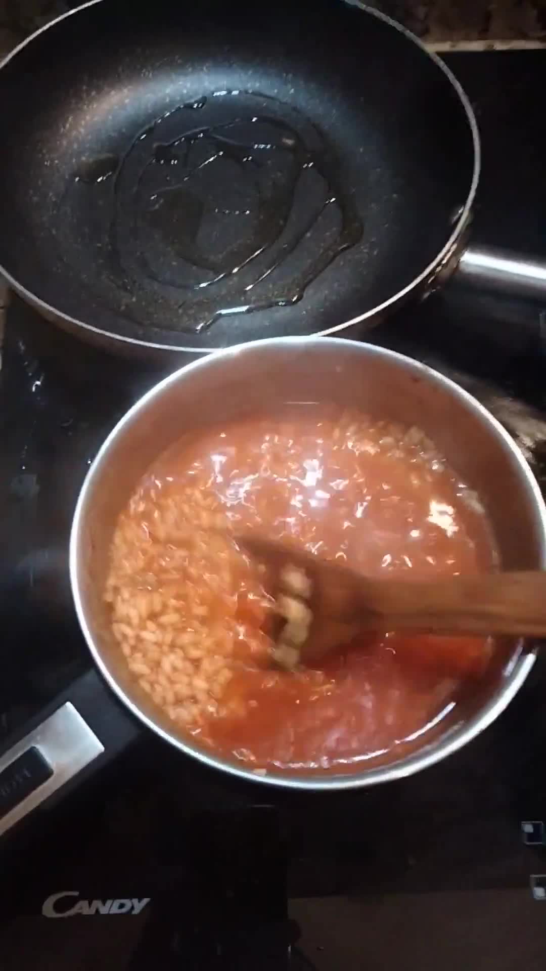 Foto del paso 2 de la receta: Pez espada al limón con arroz rojo y huevos