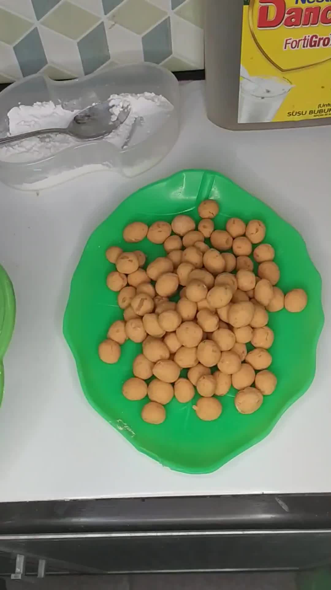 Foto langkah ke 1 dari resep Bubur ubi kuning.