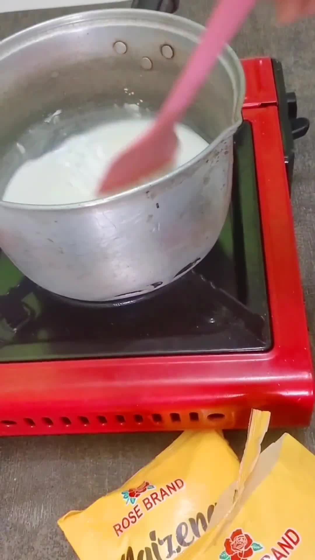 Foto langkah ke 1 dari resep Bomboloni Isi Vla Coklat Homemade.