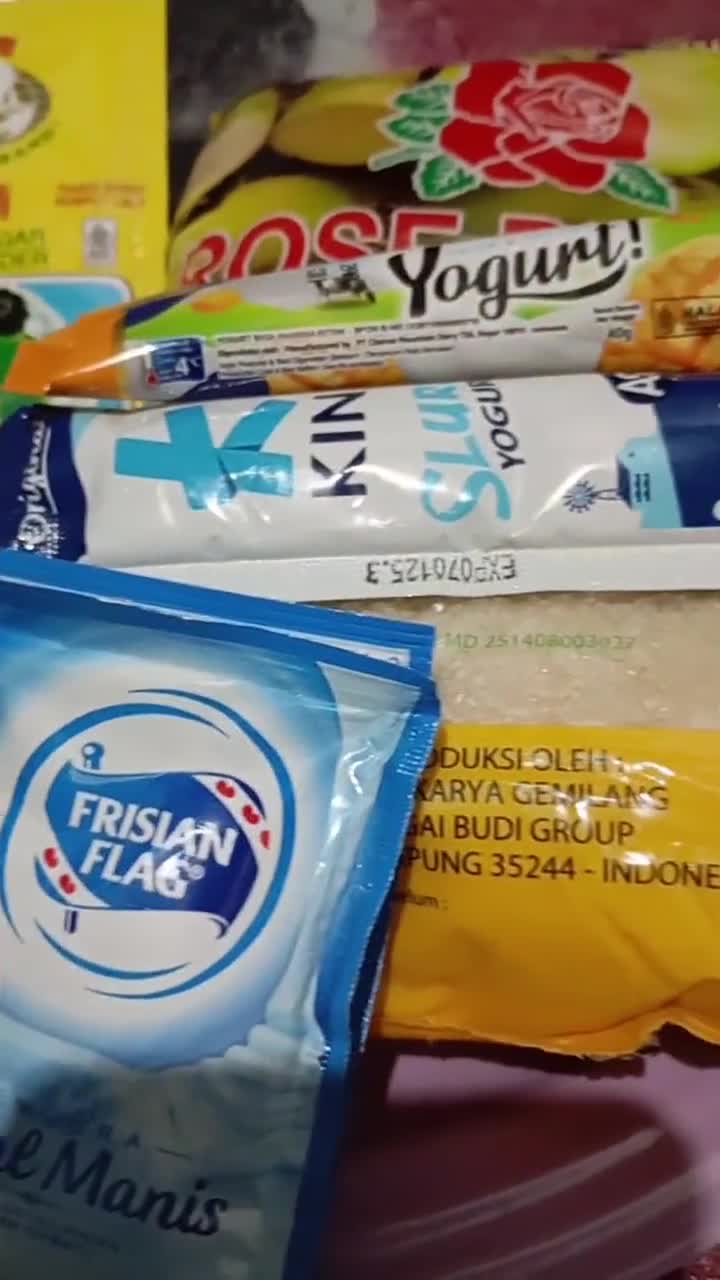 Foto langkah ke 1 dari resep Puding susu yogurt Mozaik simple.