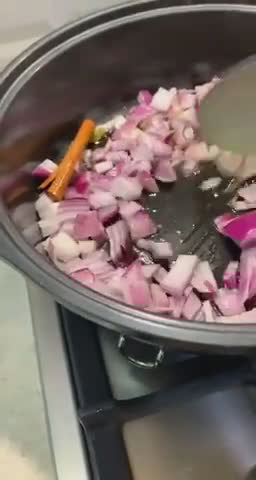 صورة لخطوة 1 من وصفة كبسة اوصال اللحم